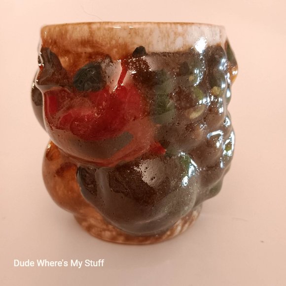 VINTAGE 1970'S 3-D MUG - FRUIT DESIGN - BOTTOM MARK IS A. B. W. (ALFRED B. WEBB) - Picture 2 of 6